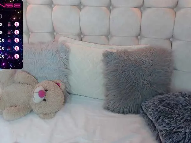 Live sex webcam photo for MiaSexy18 #274131848