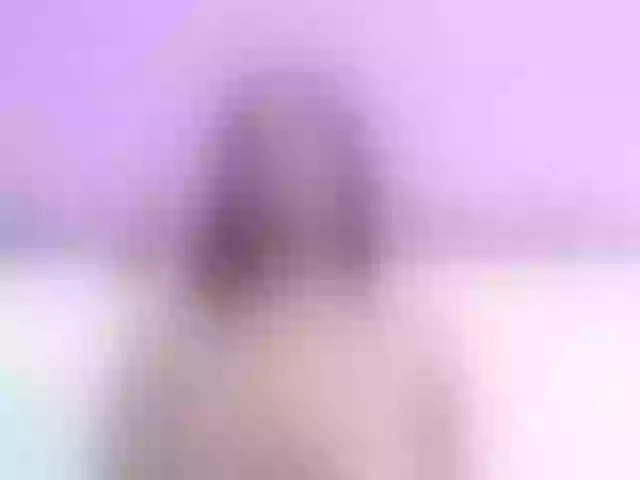 Live sex webcam photo for MiaShichell #276113979