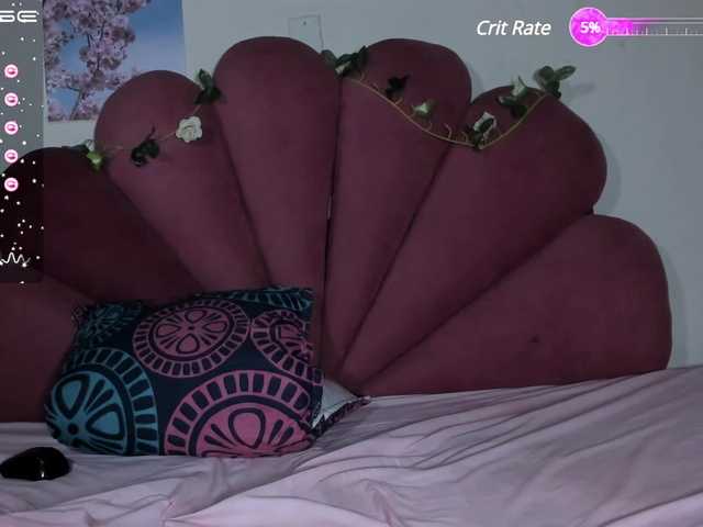 Live sex webcam photo for MiaSweet- #277695291