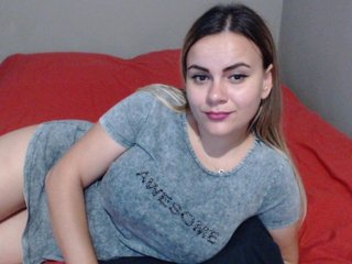 Live sex webcam photo for MIASWEET21 #165154117