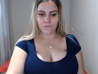 Live sex webcam photo for MIASWEET21 #183974451