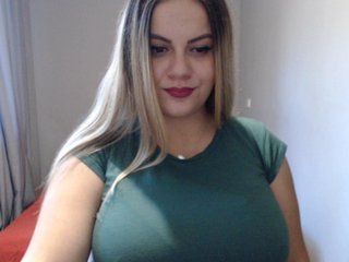 Live sex webcam photo for MIASWEET21 #184408595