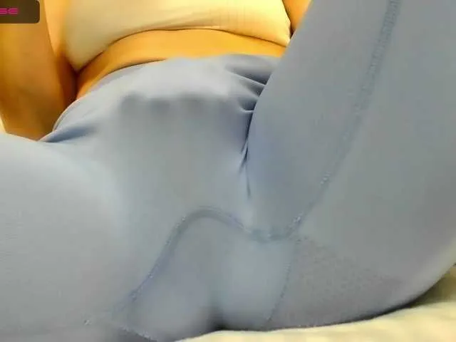 Live sex webcam photo for MiaSweety #272824745