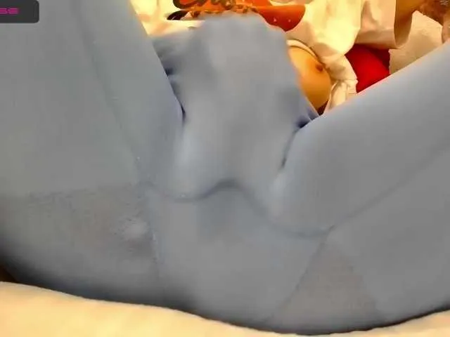 Live sex webcam photo for MiaSweety #273123331