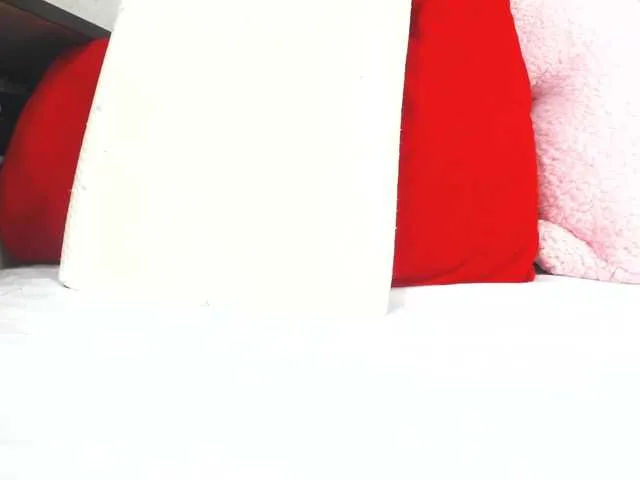 Live sex webcam photo for MiaSweety #273619249