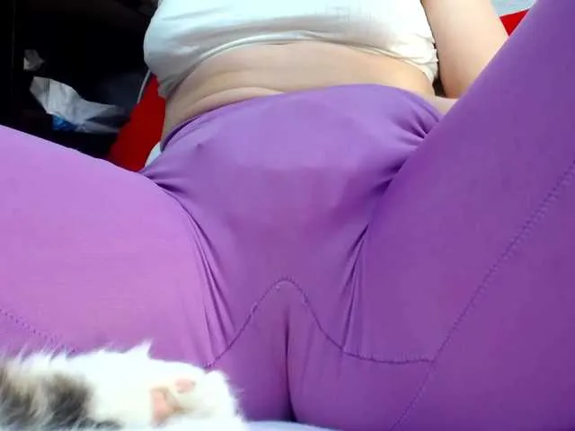 Live sex webcam photo for MiaSweety #274016855