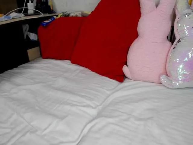 Live sex webcam photo for MiaSweety #274070050