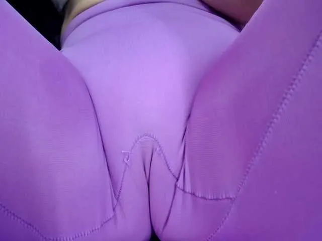 Live sex webcam photo for MiaSweety #274168585