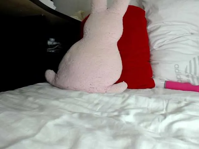 Live sex webcam photo for MiaSweety #277871299