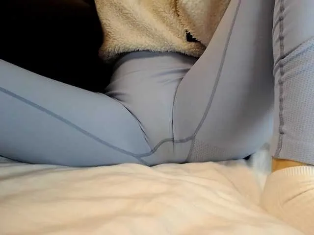 Live sex webcam photo for MiaSweety #277922447