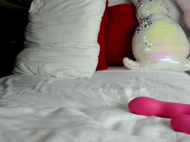 Live sex webcam photo for MiaSweety #278052689