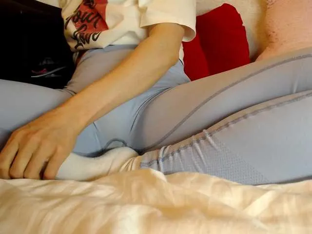 Live sex webcam photo for MiaSweety #278309027