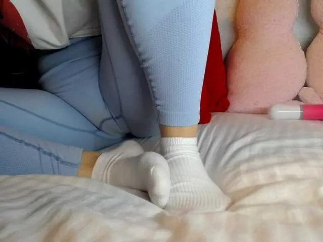 Live sex webcam photo for MiaSweety #280694780