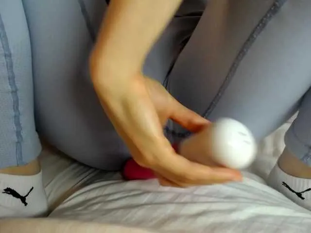 Live sex webcam photo for MiaSweety #287893277