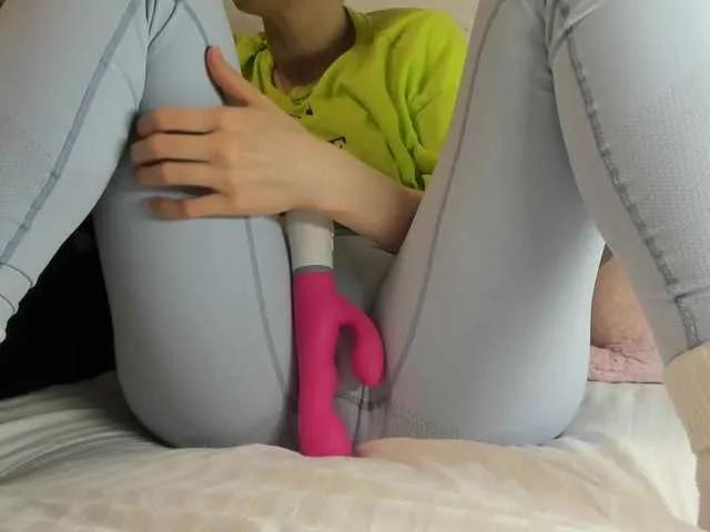 Live sex webcam photo for MiaSweety #291010326