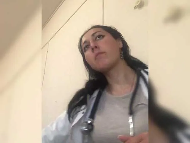 Live sex webcam photo for MiaTorres #290979687