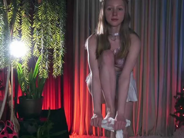 Live sex webcam photo for MiaVebes #292582733