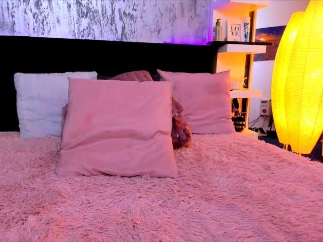 Live sex webcam photo for MiaVegasx #272952807