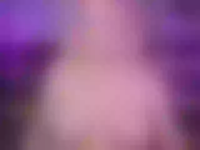 Live sex webcam photo for MiaVixenn #291000325