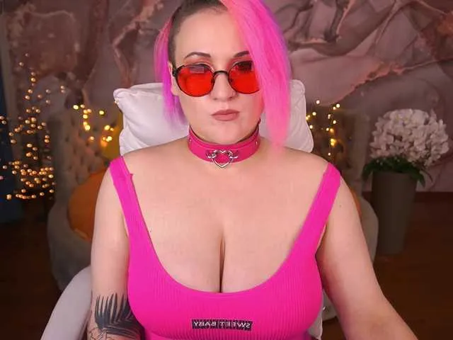Live sex webcam photo for MiaVixenn #291188929