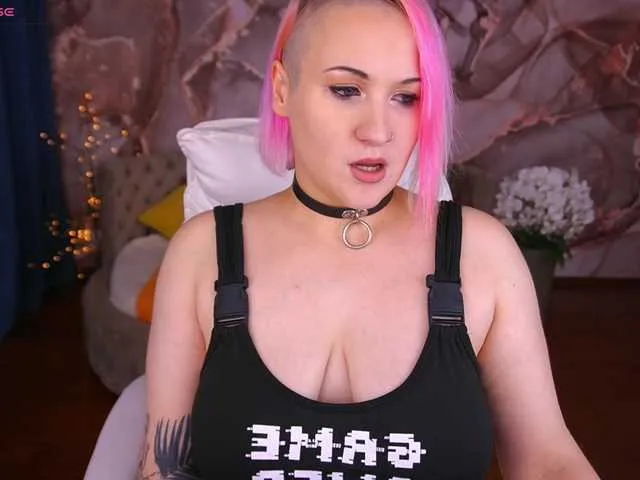 Live sex webcam photo for MiaVixenn #291288631