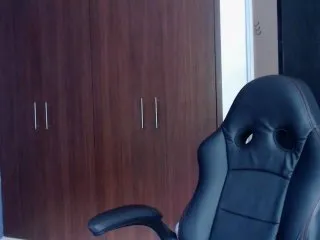 Live sex webcam photo for miawatson #133986653