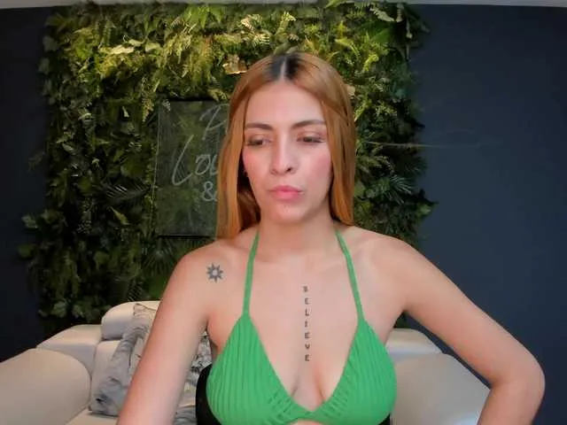 Live sex webcam photo for MiaWilson1 #275488838