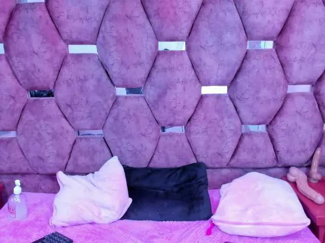 Live sex webcam photo for MiaaDavis #292333682