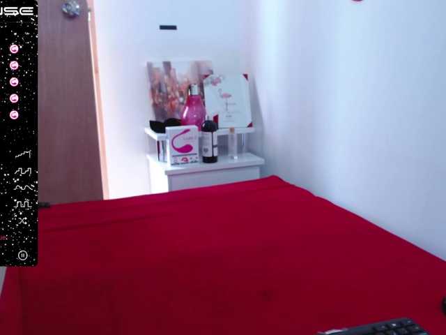 Live sex webcam photo for Miabronw #272542075