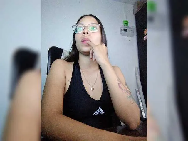 Live sex webcam photo for Miacaprix #273821936