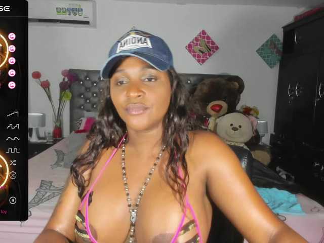 Live sex webcam photo for Miagrace1 #277108005