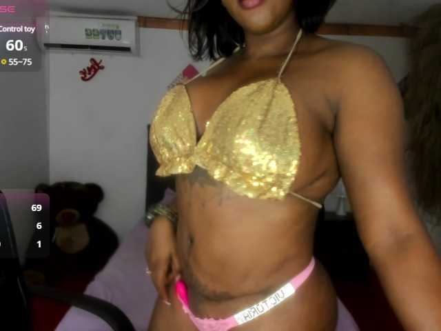 Live sex webcam photo for Miagrace1 #290289397