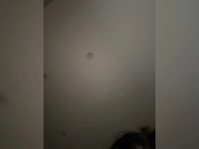 Live sex webcam photo for MiamiMur #290932348