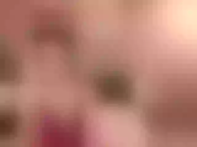 Live sex webcam photo for MiamiMur #292045860