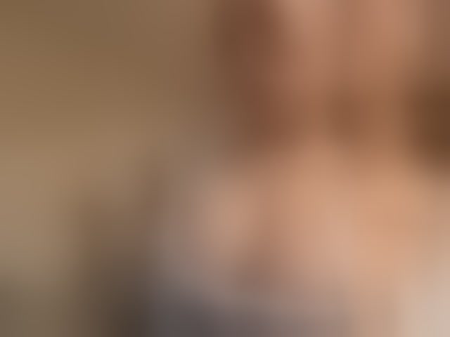 Live sex webcam photo for MiamiMur #294239503