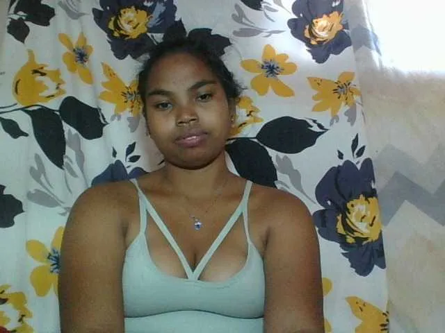 Live sex webcam photo for Miarizou #291999461