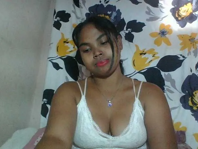 Live sex webcam photo for Miarizou #292011824