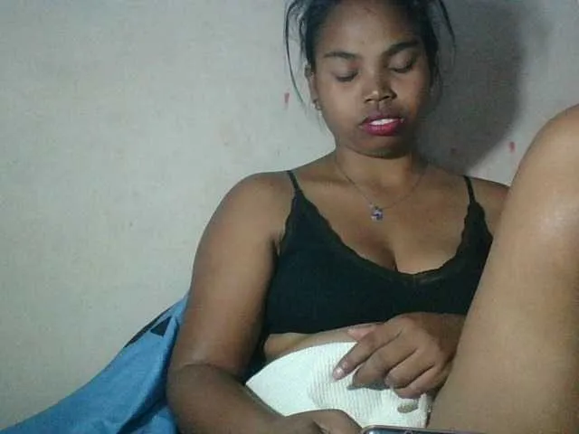 Live sex webcam photo for Miarizou #292068788
