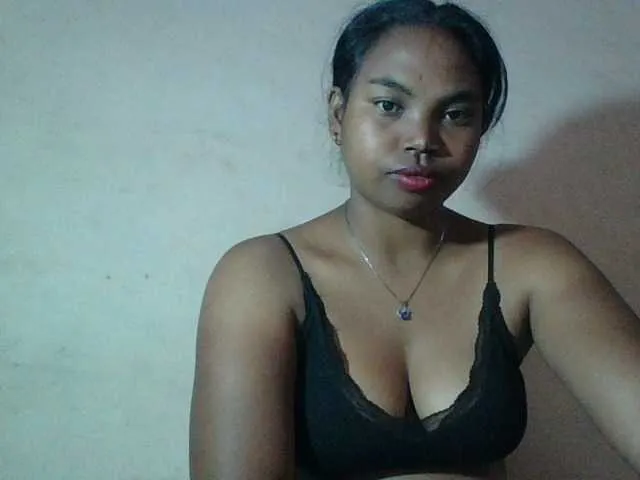 Live sex webcam photo for Miarizou #292187938