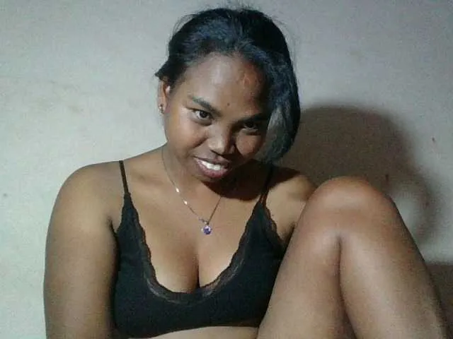 Live sex webcam photo for Miarizou #292196278