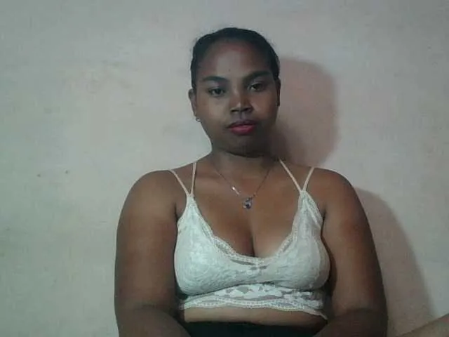 Live sex webcam photo for Miarizou #292211854