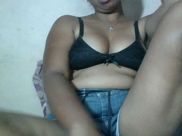 Live sex webcam photo for Miarizou #292242919