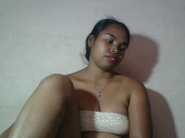 Live sex webcam photo for Miarizou #292282821