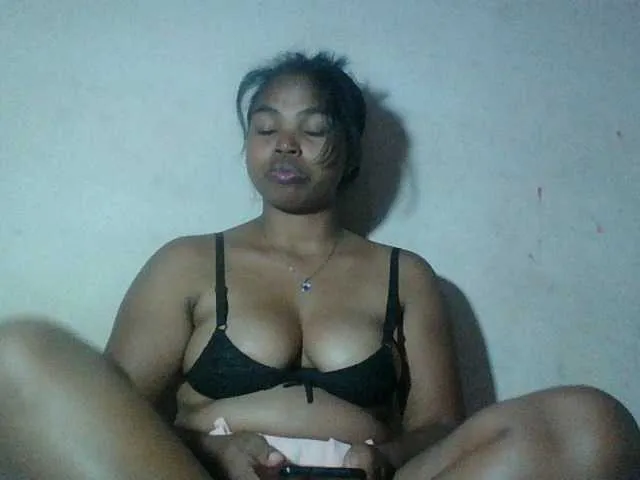 Live sex webcam photo for Miarizou #292314005
