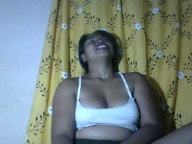 Live sex webcam photo for Miarizou #292377496