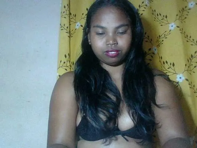 Live sex webcam photo for Miarizou #292395757