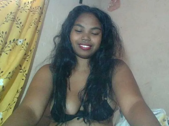 Live sex webcam photo for Miarizou #292401056