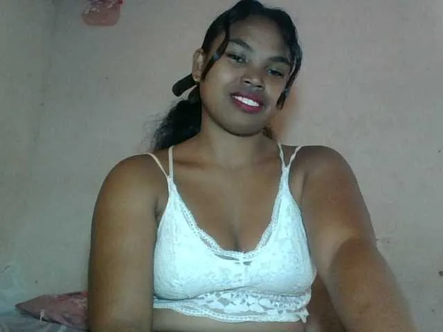 Live sex webcam photo for Miarizou #292406567