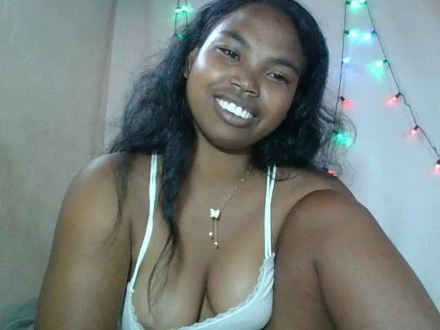 Live sex webcam photo for Miarizou #292610857
