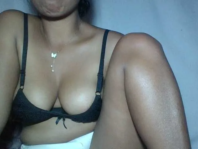 Live sex webcam photo for Miarizou #292748541